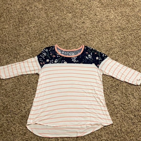 Maurices Tops - Floral blouse 3/4 sleeve size large